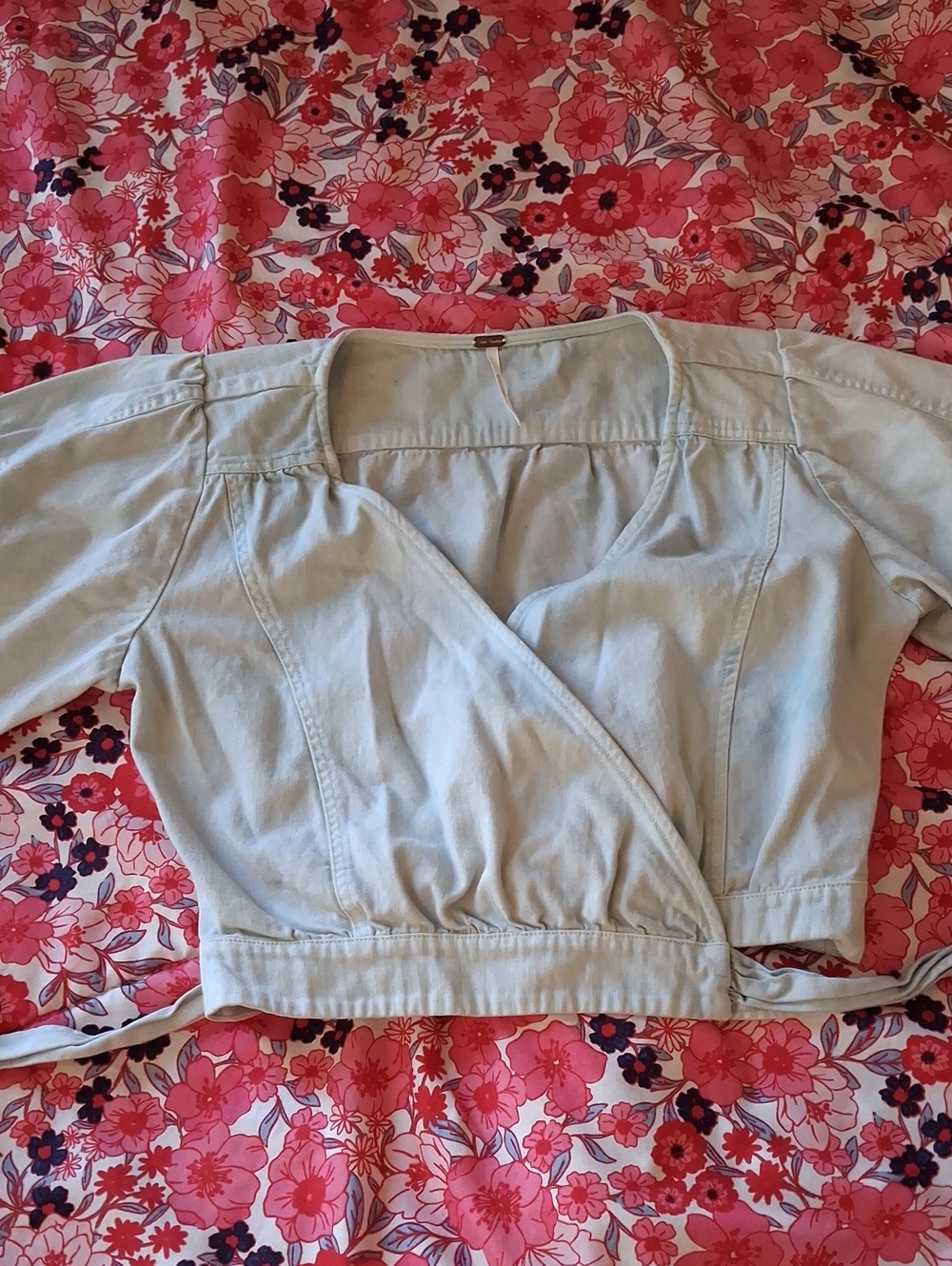 Free People Pale Acid Wash Light Blue Denim Cropped Blazer Wrap Jacket Top Coat